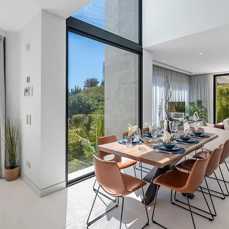 Vacation Marbella I Glamour, Brand-new 4br, Private Infinity Pool, Open Air Cinema, Sea View, Gated Security, Minutes To Golden Mile,