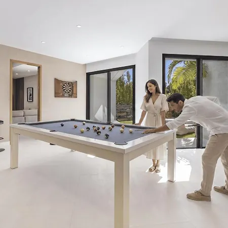 Villa Vacation Marbella I Glamour, Brand-new 4br, Private Infinity Pool, Open Air Cinema, Sea View, Gated Security, Minutes To Golden Mile, *
