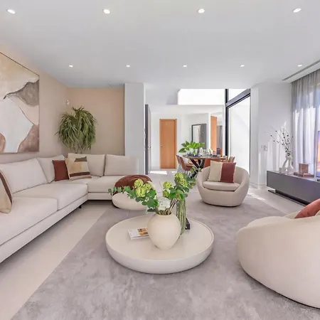 Vila Vacation Marbella I Glamour, Brand-new 4br, Private Infinity Pool, Open Air Cinema, Sea View, Gated Security, Minutes To Golden Mile,
