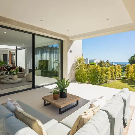 Vacation Marbella I Glamour, Brand-new 4br, Private Infinity Pool, Open Air Cinema, Sea View, Gated Security, Minutes To Golden Mile, Vila