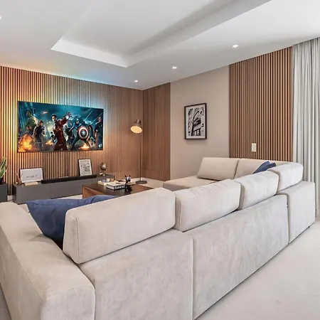Vacation Marbella I Glamour, Brand-new 4br, Private Infinity Pool, Open Air Cinema, Sea View, Gated Security, Minutes To Golden Mile, Vila *