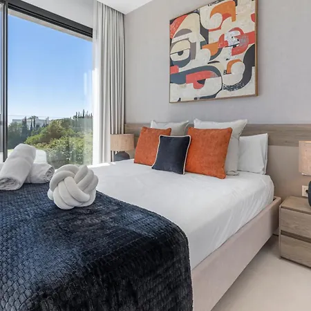 Vacation Marbella I Glamour, Brand-new 4br, Private Infinity Pool, Open Air Cinema, Sea View, Gated Security, Minutes To Golden Mile, Vila *