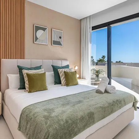 Vacation Marbella I Glamour, Brand-new 4br, Private Infinity Pool, Open Air Cinema, Sea View, Gated Security, Minutes To Golden Mile, Villa