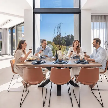 Villa Vacation Marbella I Glamour, Brand-new 4br, Private Infinity Pool, Open Air Cinema, Sea View, Gated Security, Minutes To Golden Mile, Estepona